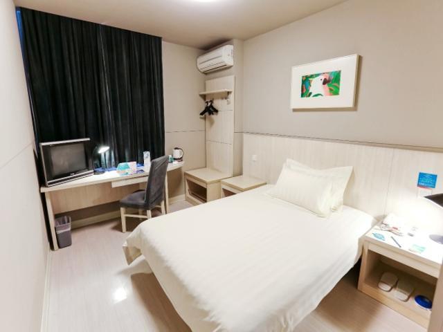 Jingjiang Inn Shanghai Minsheng Road Zewnętrze zdjęcie